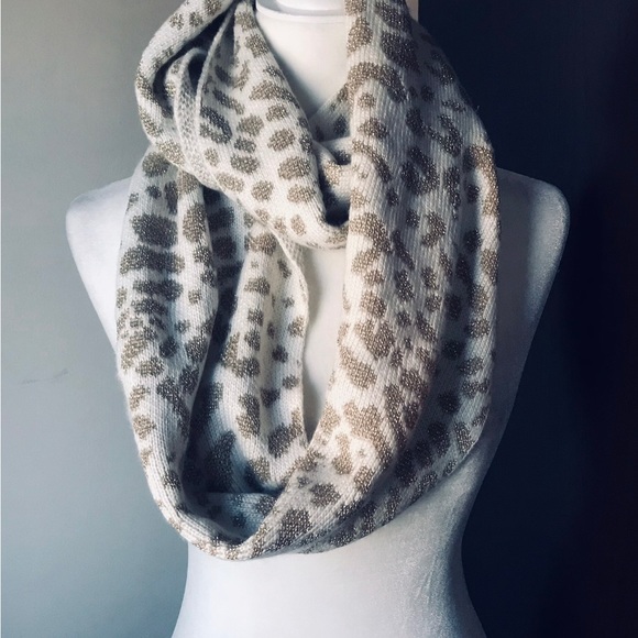 Calvin Klein Infinity Scarf Animal Print Soft Cream and Gold - Picture 4 of 10